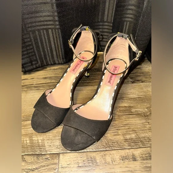 Betsy Johnson heels - Picture 3 of 6